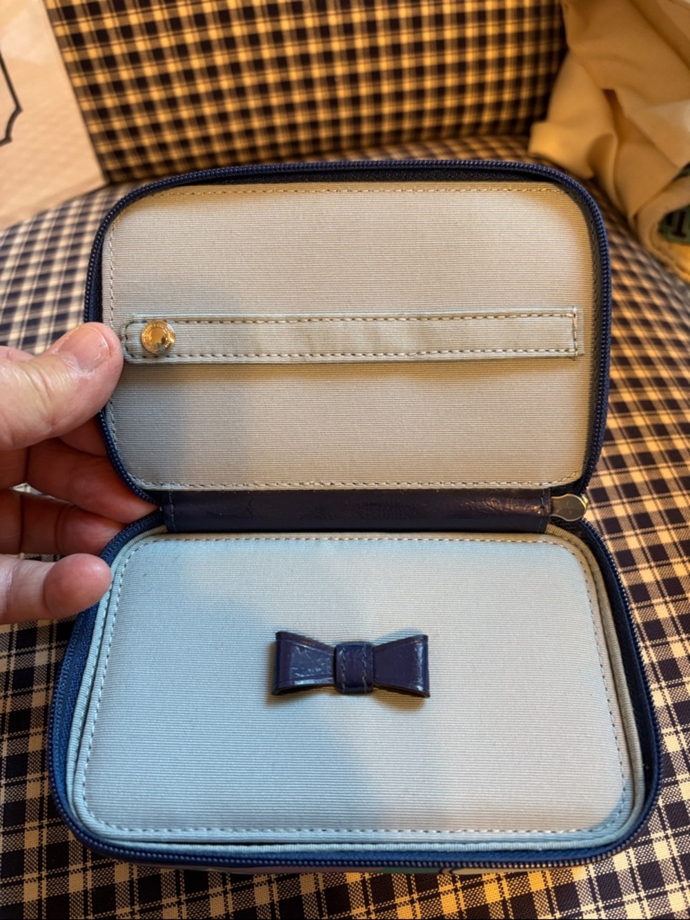 Coach Pastel Purple, Teal & Cream Travel Cosmetic Case in Myra print; rare find - Picture 6 of 8